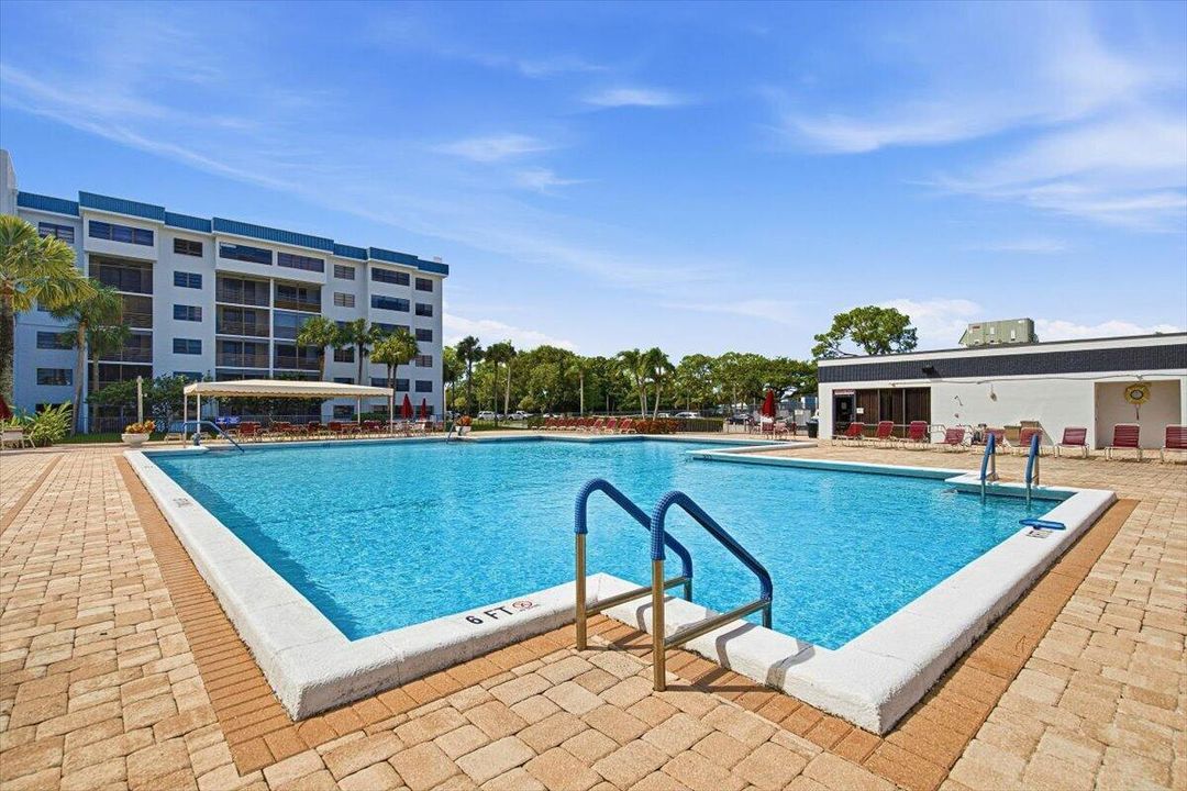 38-Clubhouse-Pool-C