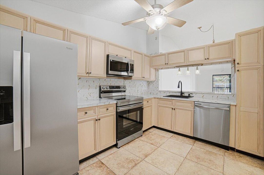 25-Kitchen