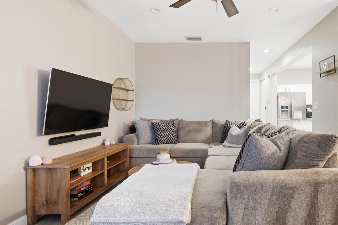 480-AMADOR-LANE-UNIT-4-33401-002
