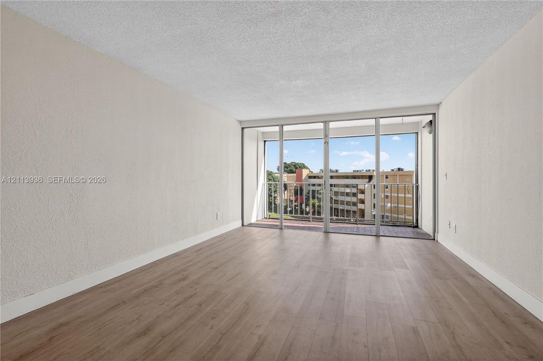 В аренду: $2,400 (2 спален, 2 ванн, 1113 Квадратных фут)