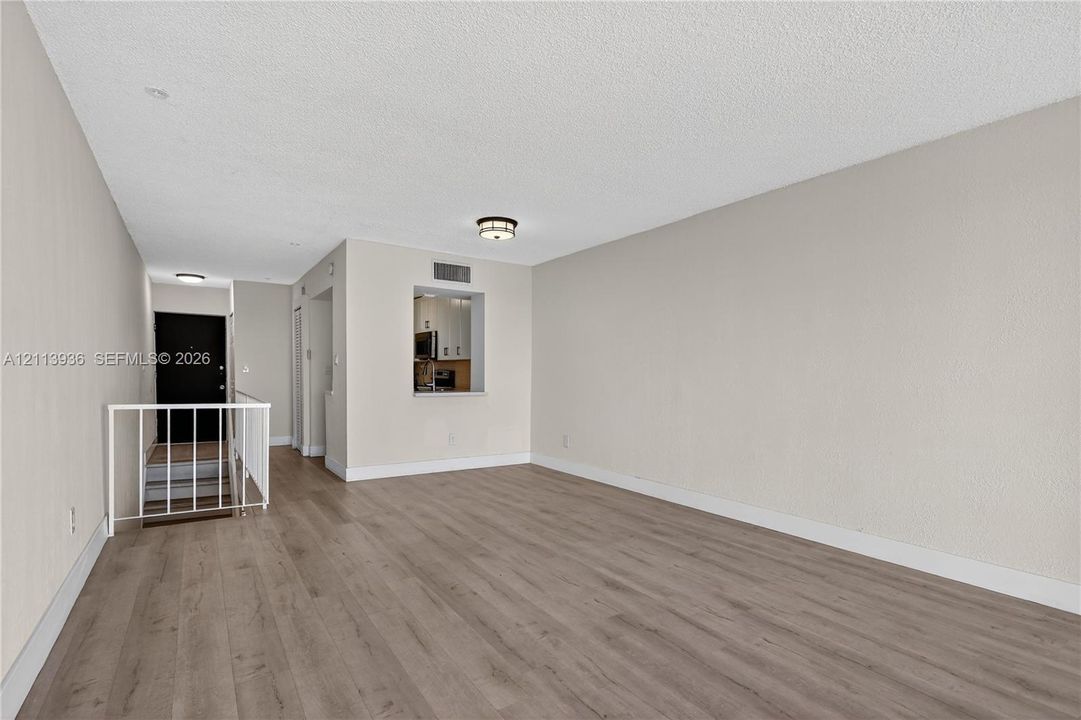 В аренду: $2,400 (2 спален, 2 ванн, 1113 Квадратных фут)