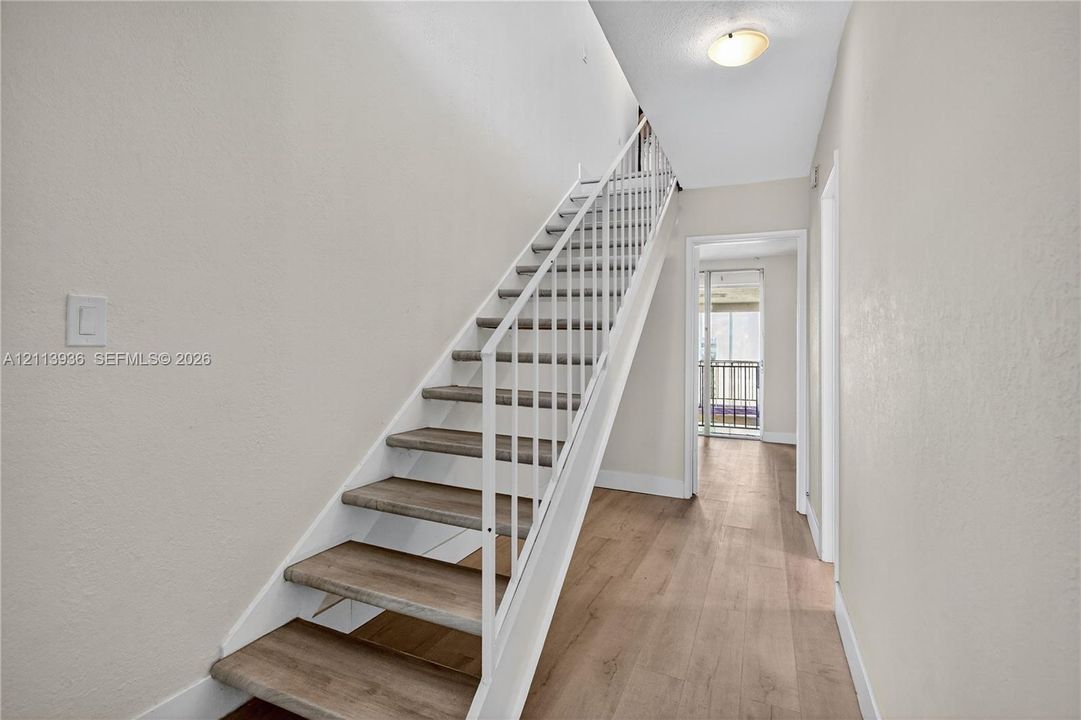 В аренду: $2,400 (2 спален, 2 ванн, 1113 Квадратных фут)