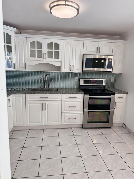 В аренду: $2,800 (1 спален, 1 ванн, 1064 Квадратных фут)