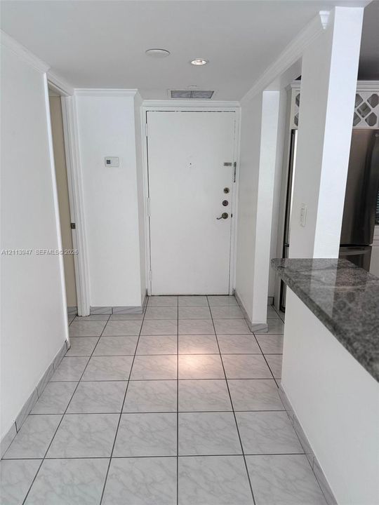 В аренду: $2,800 (1 спален, 1 ванн, 1064 Квадратных фут)