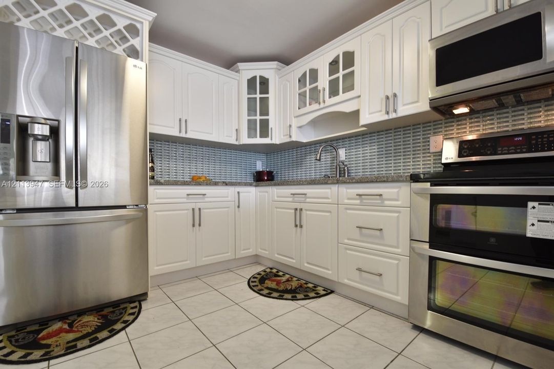 В аренду: $2,800 (1 спален, 1 ванн, 1064 Квадратных фут)