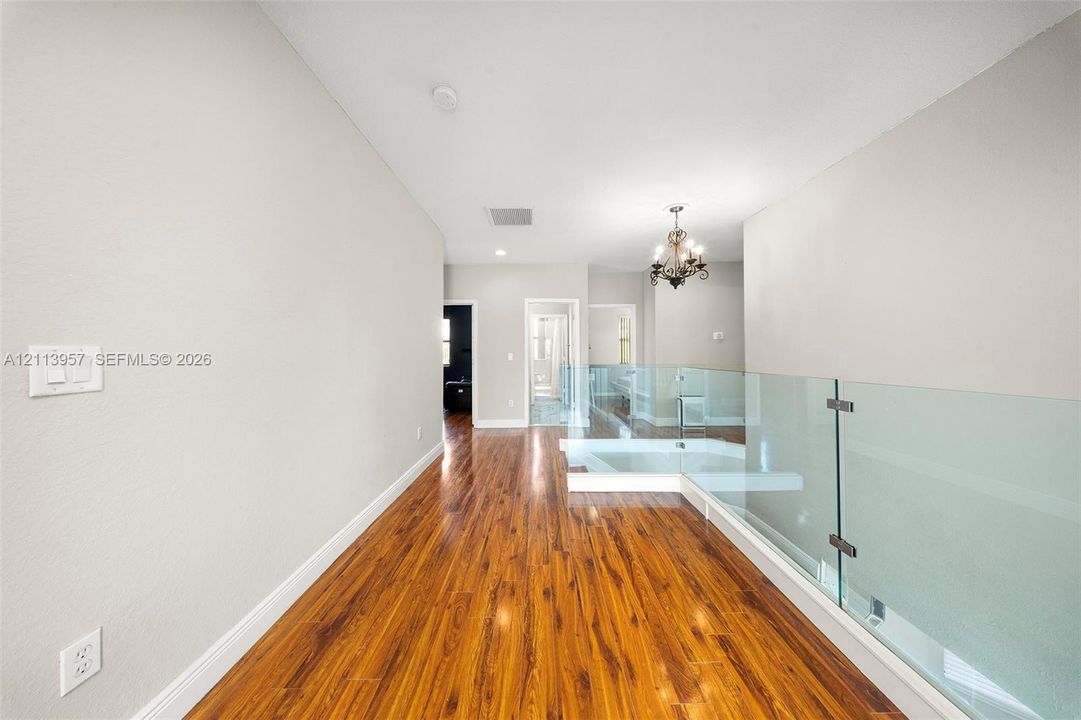 For Sale: $750,000 (6 beds, 3 baths, 2726 Square Feet)