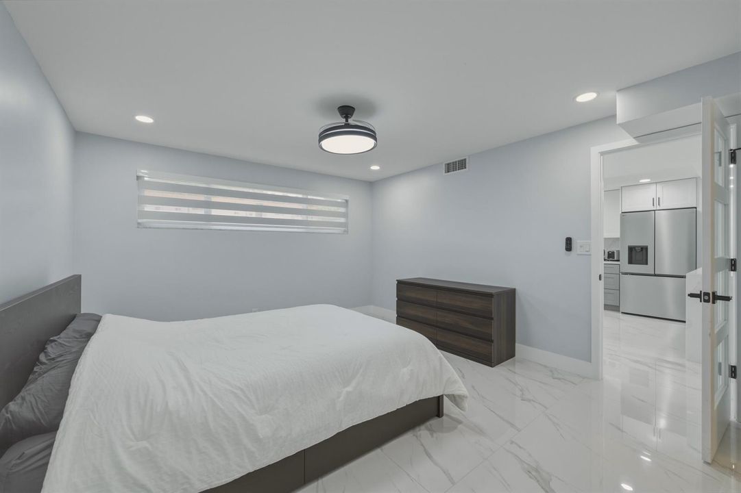 5. Master Bedroom USE