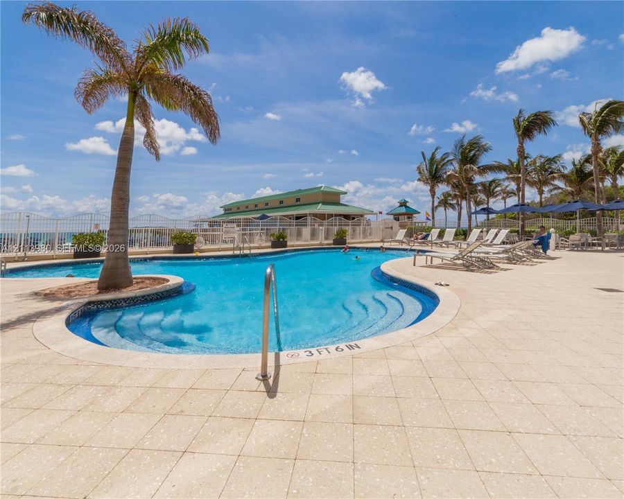 For Rent: $7,300 (2 beds, 2 baths, 1423 Square Feet)