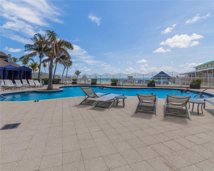 For Rent: $7,300 (2 beds, 2 baths, 1423 Square Feet)
