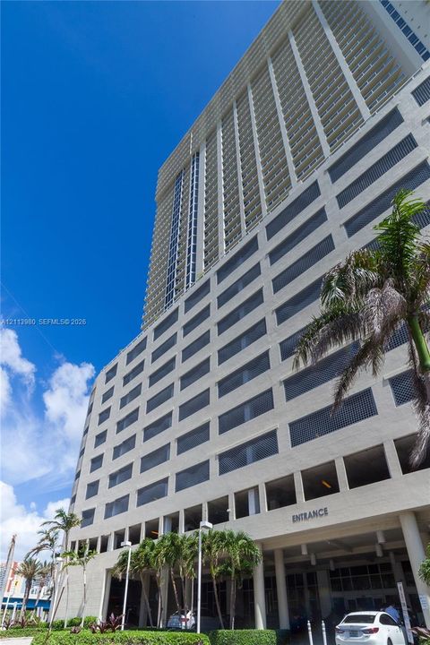 For Rent: $7,300 (2 beds, 2 baths, 1423 Square Feet)