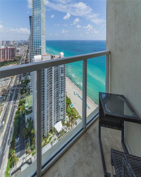 For Rent: $7,300 (2 beds, 2 baths, 1423 Square Feet)