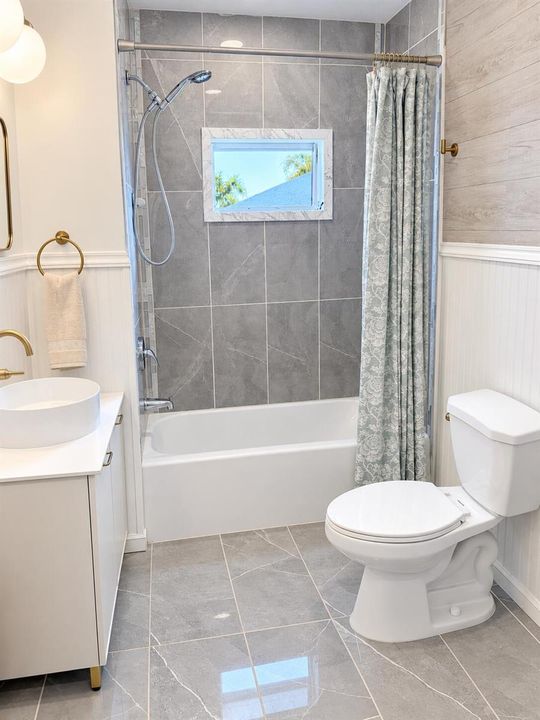 2nd Bathroom