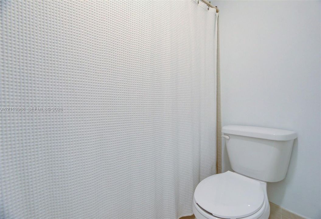 For Sale: $275,000 (2 beds, 2 baths, 900 Square Feet)