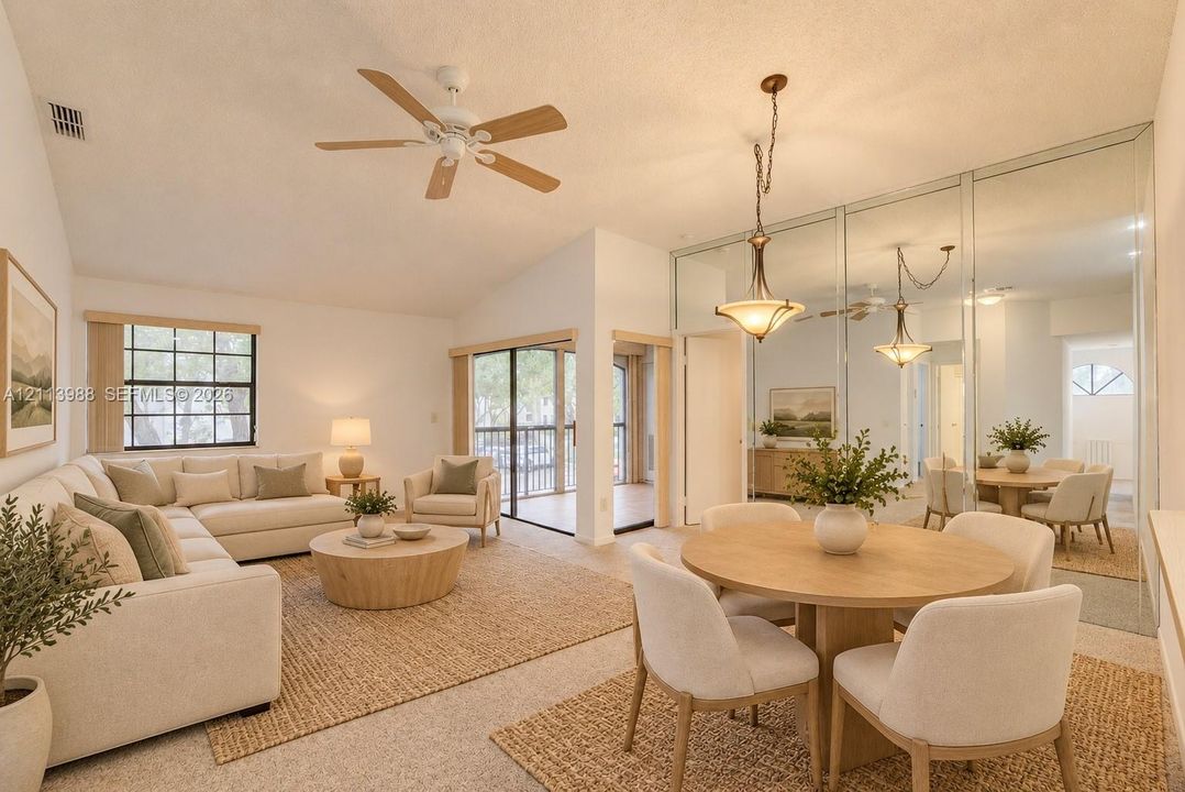 For Sale: $275,000 (2 beds, 2 baths, 900 Square Feet)