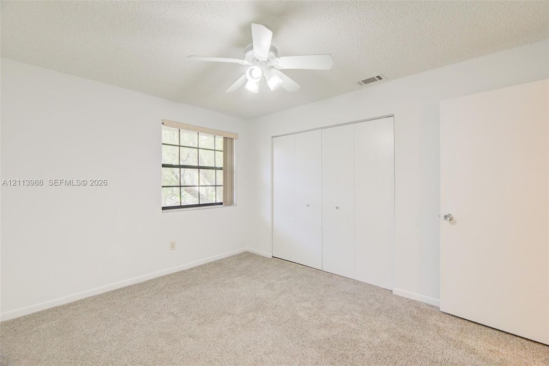 For Sale: $275,000 (2 beds, 2 baths, 900 Square Feet)