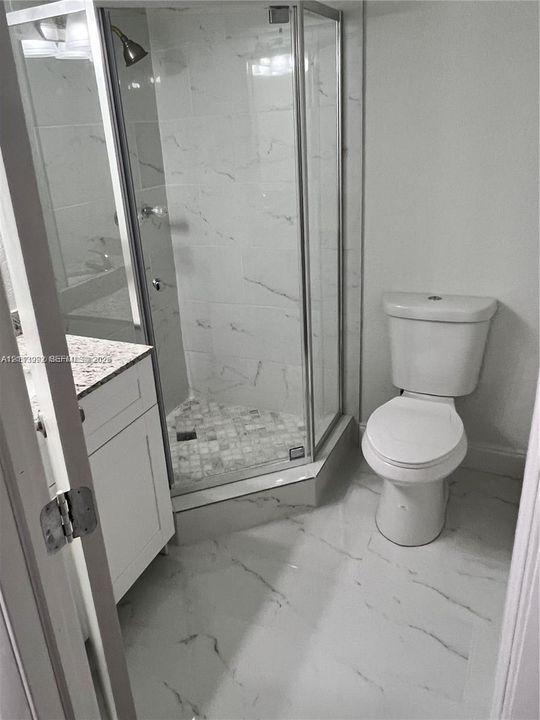 На продажу: $240,000 (2 спален, 2 ванн, 918 Квадратных фут)
