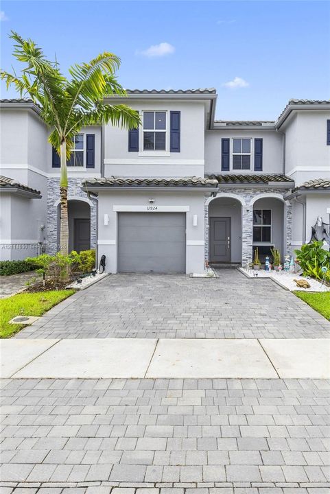 For Rent: $3,600 (3 beds, 2 baths, 1508 Square Feet)