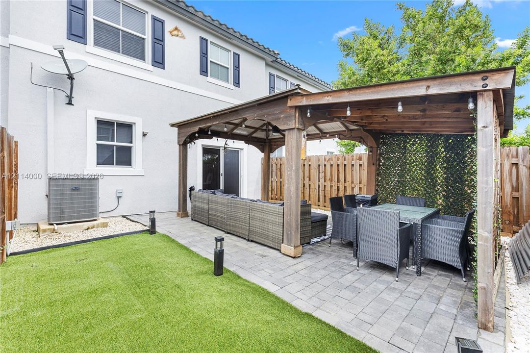 For Rent: $3,600 (3 beds, 2 baths, 1508 Square Feet)