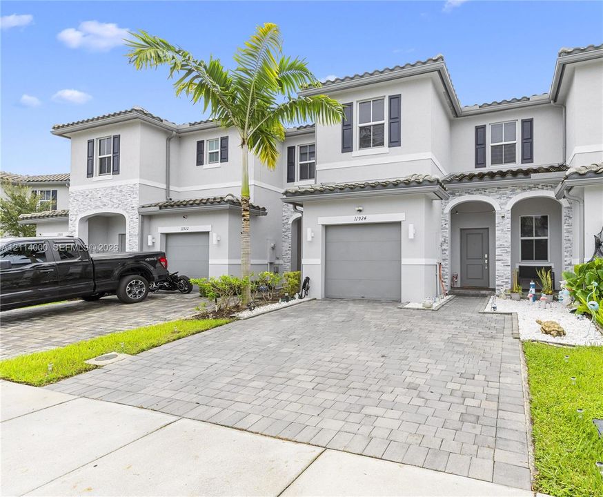 For Rent: $3,600 (3 beds, 2 baths, 1508 Square Feet)