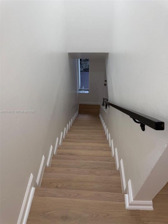 For Rent: $2,600 (2 beds, 1 baths, 1000 Square Feet)