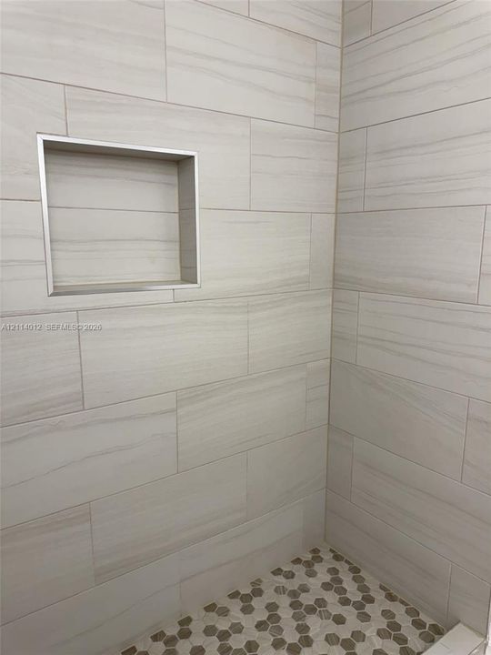For Rent: $2,600 (2 beds, 1 baths, 1000 Square Feet)