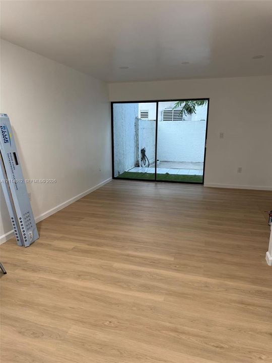 For Rent: $2,600 (2 beds, 1 baths, 1000 Square Feet)