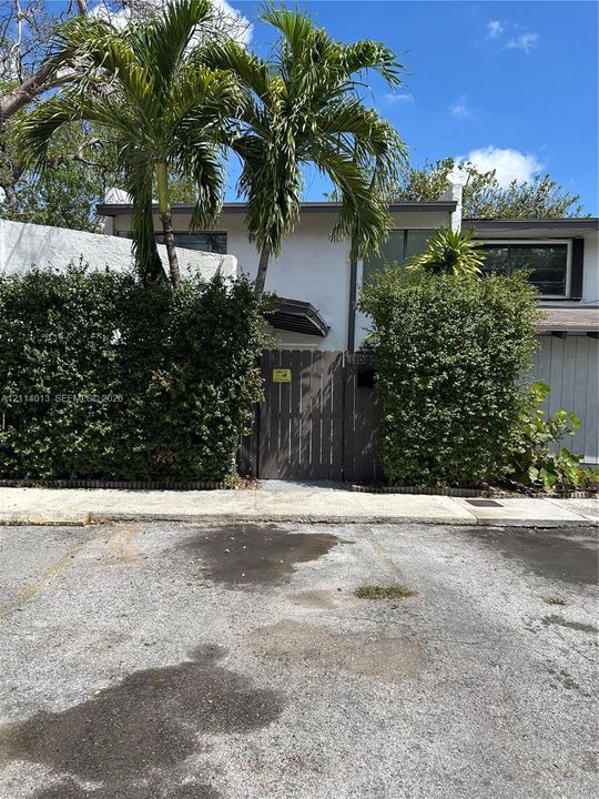For Rent: $2,800 (3 beds, 2 baths, 1378 Square Feet)