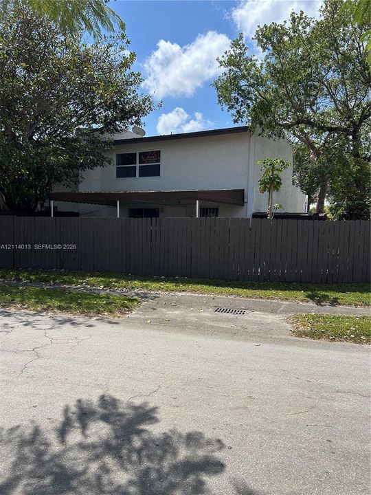 For Rent: $2,800 (3 beds, 2 baths, 1378 Square Feet)