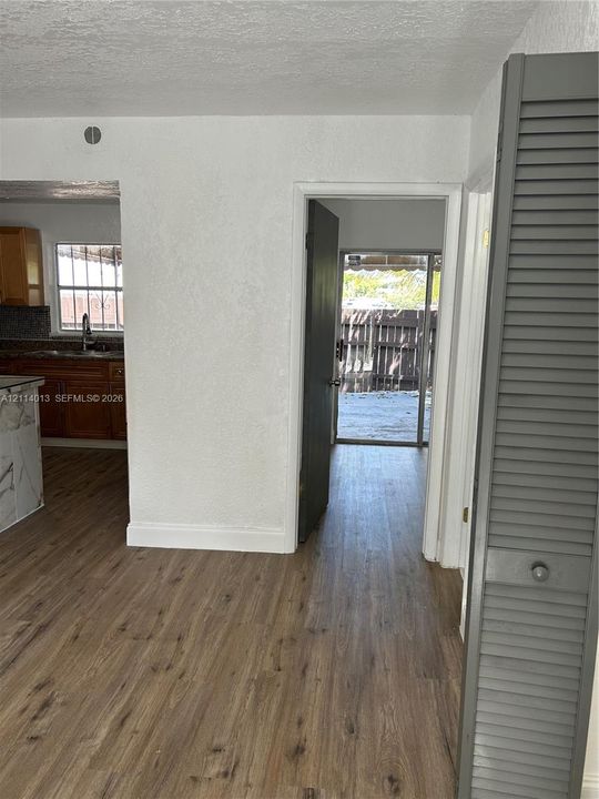For Rent: $2,800 (3 beds, 2 baths, 1378 Square Feet)