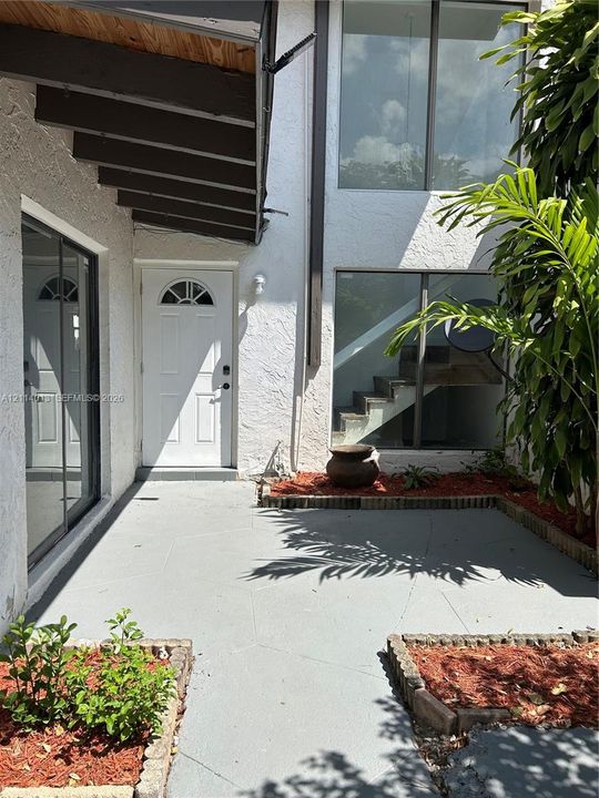 For Rent: $2,800 (3 beds, 2 baths, 1378 Square Feet)