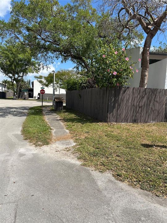 For Rent: $2,800 (3 beds, 2 baths, 1378 Square Feet)