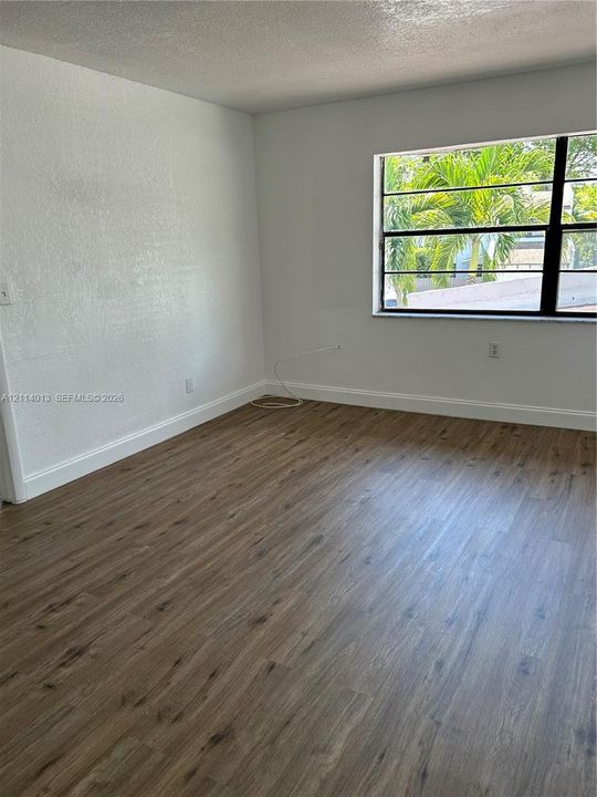 For Rent: $2,800 (3 beds, 2 baths, 1378 Square Feet)