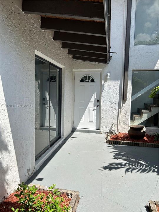 For Rent: $2,800 (3 beds, 2 baths, 1378 Square Feet)