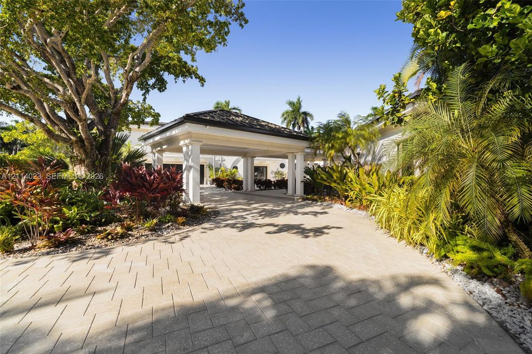 For Sale: $39,995,000 (7 beds, 6 baths, 8132 Square Feet)