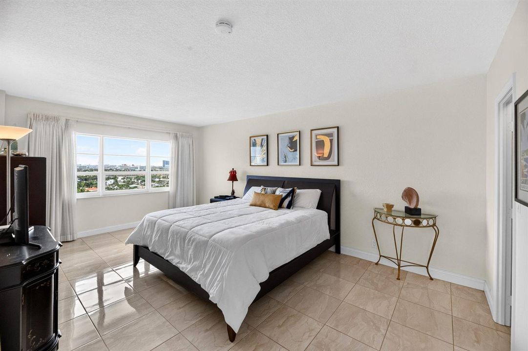37-web-or-mls-Primary bedroom 1