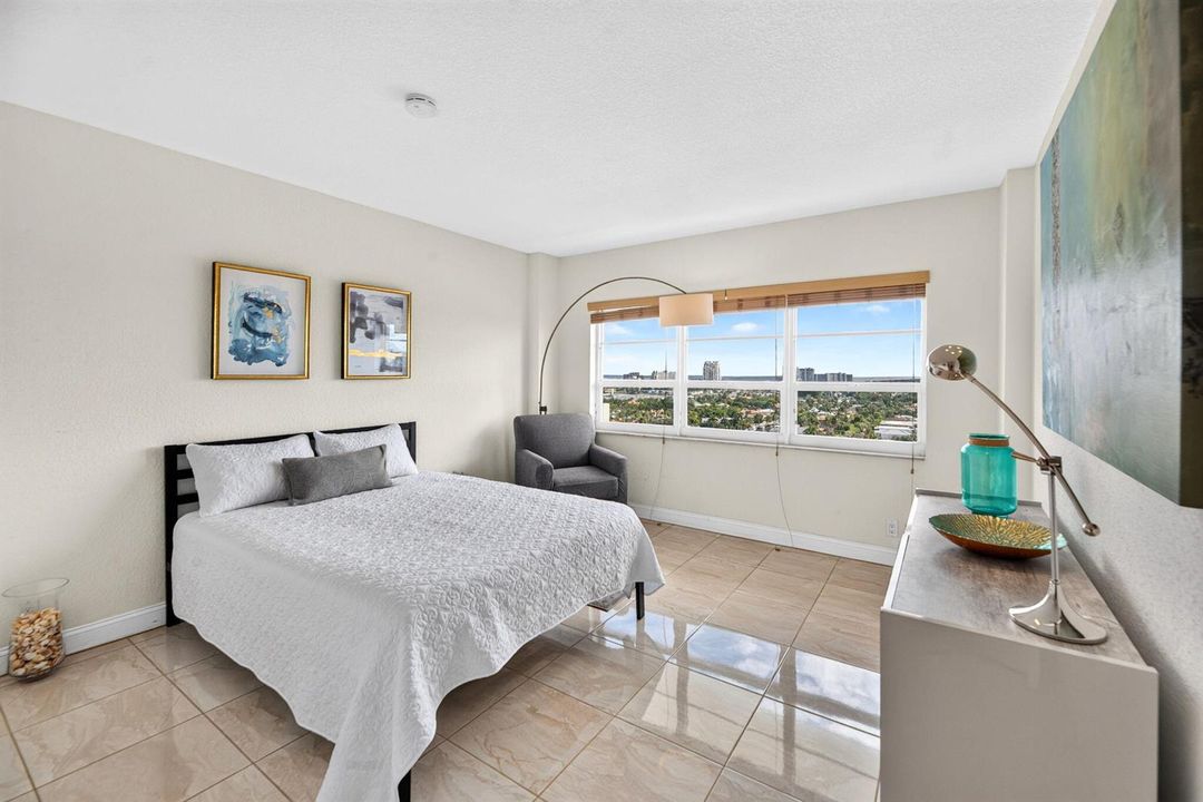 48-web-or-mls-Guest bedroom 1