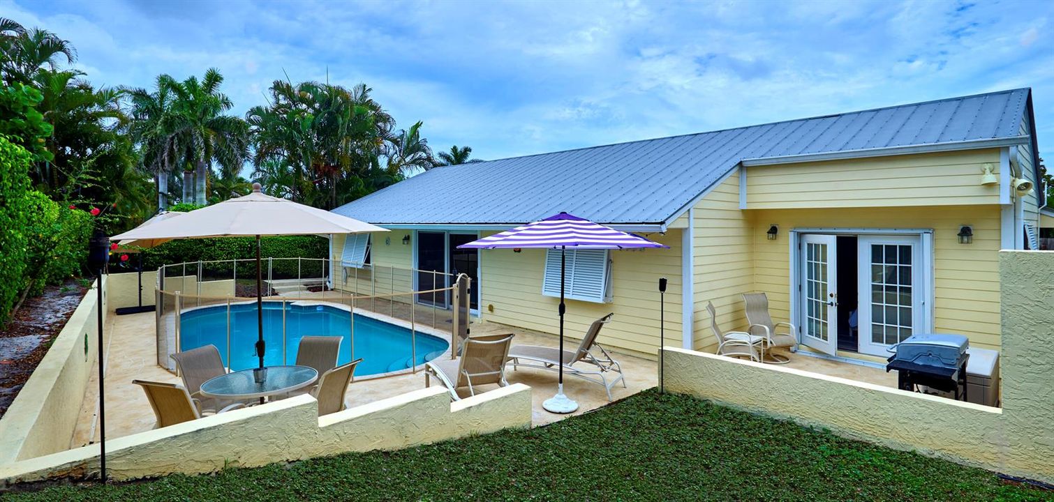 Patio Pool_4_8359_