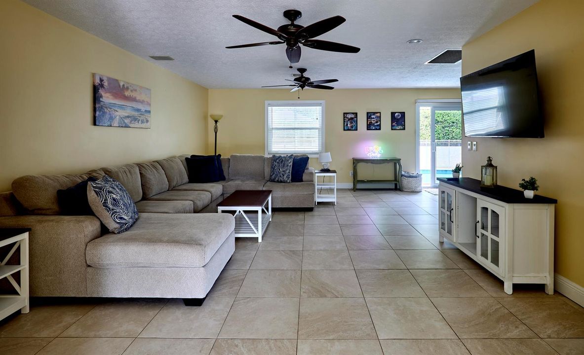 Interior_1_8275_