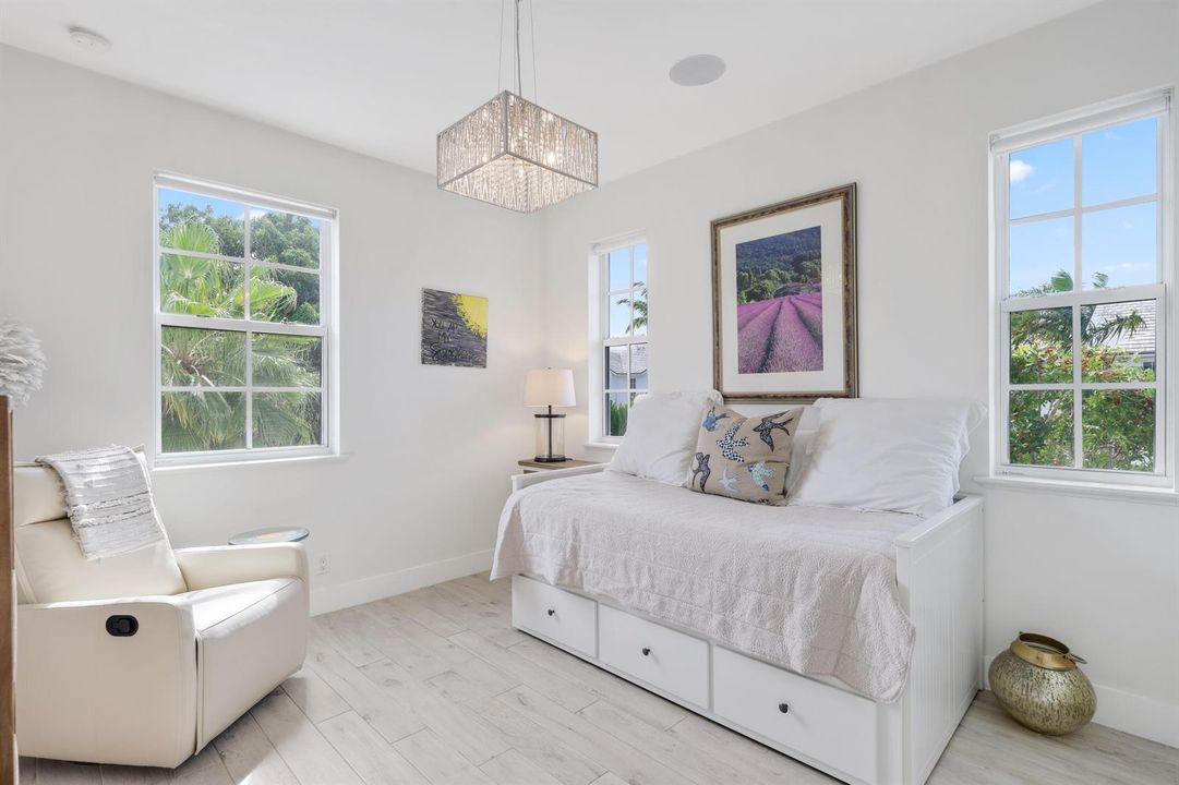 914 Saint George Boulevard - 30.jpg-FULL