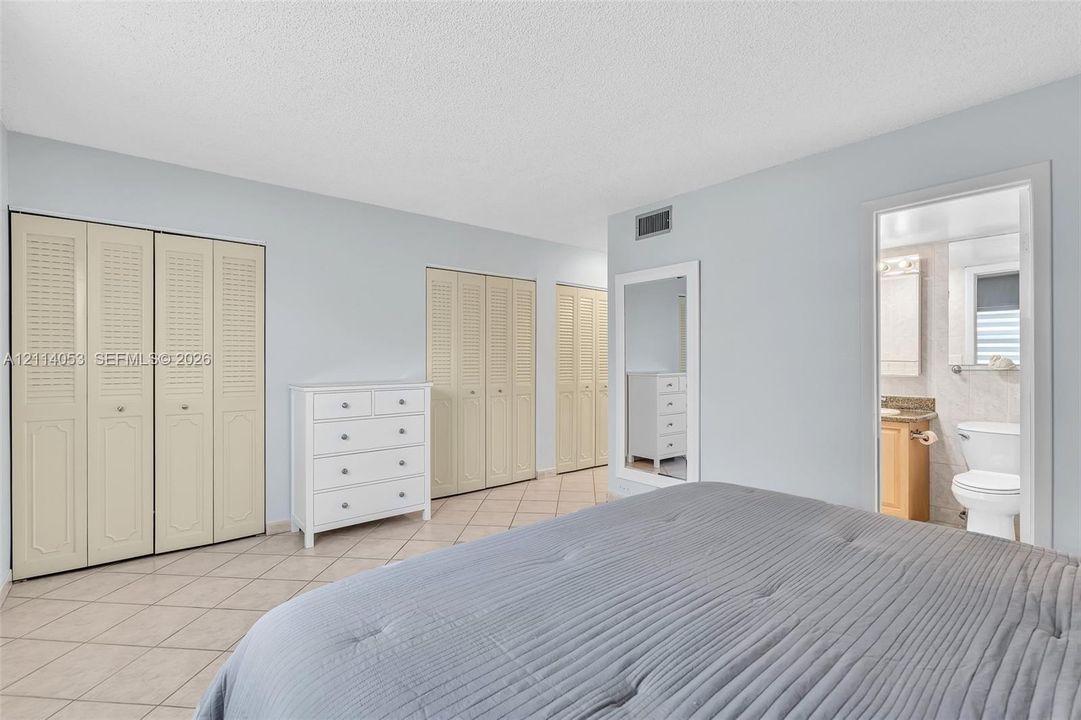 В аренду: $1,800 (2 спален, 2 ванн, 1144 Квадратных фут)