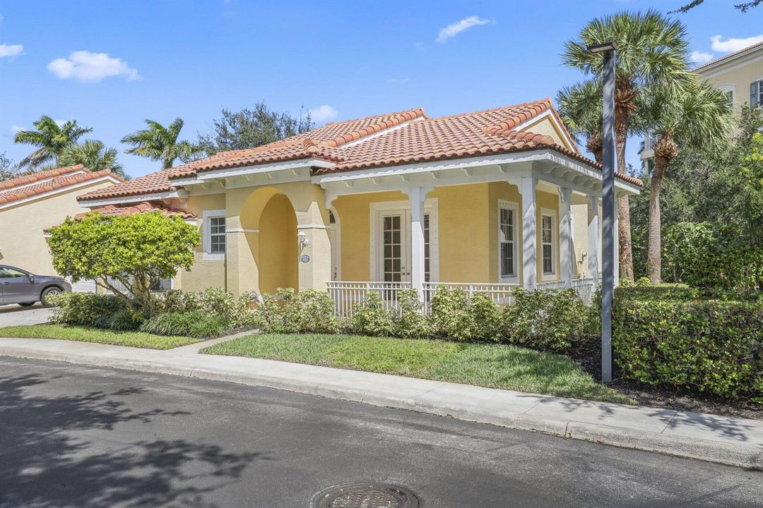 132 Mangrove Bay Way - 2.jpg-SMALL
