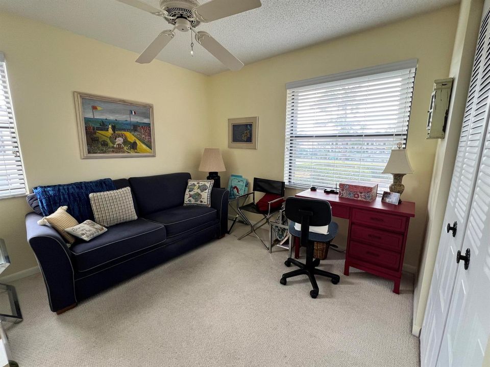 2nd Bedroom/Den