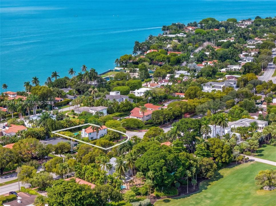 Aerial perspective of the neighborhood. Property is on the same block than North Bay Road