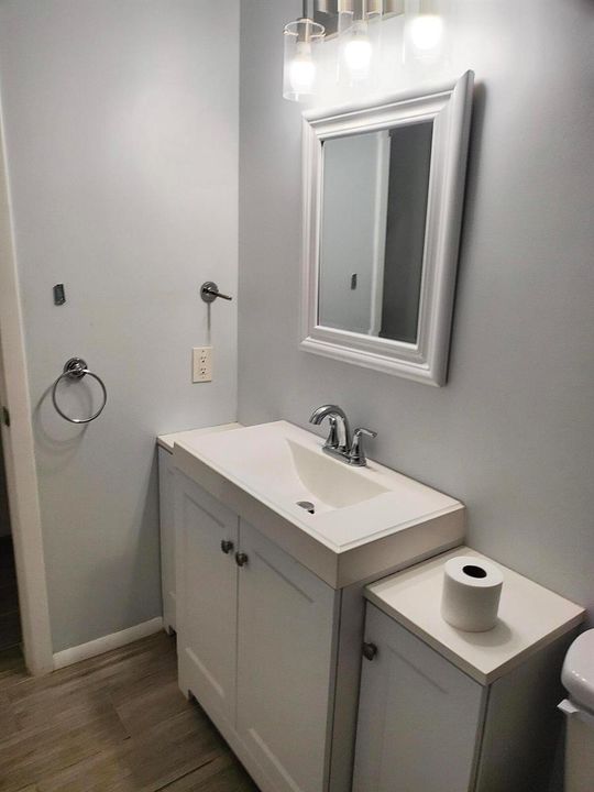 Bathroom 1b