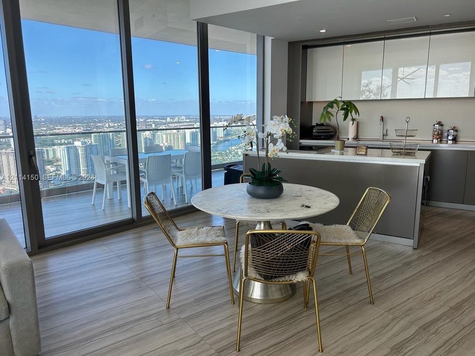 For Sale: $2,600,000 (2 beds, 2 baths, 1273 Square Feet)