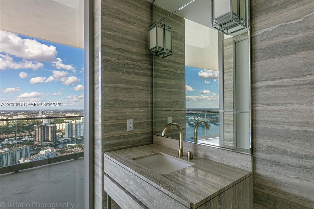 For Sale: $2,600,000 (2 beds, 2 baths, 1273 Square Feet)