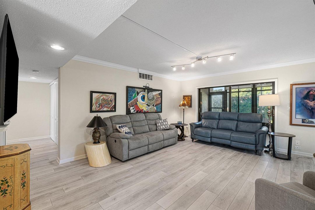 015-10771PalmLakeAvenue-102-BoyntonBeach