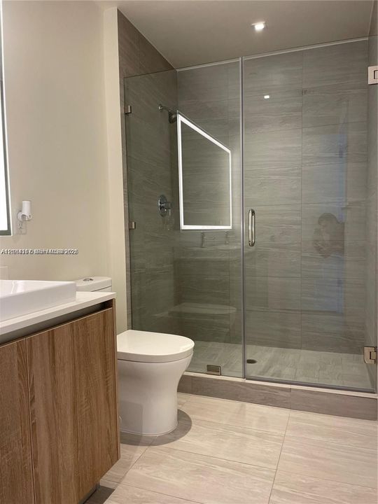 For Rent: $3,650 (1 beds, 2 baths, 855 Square Feet)