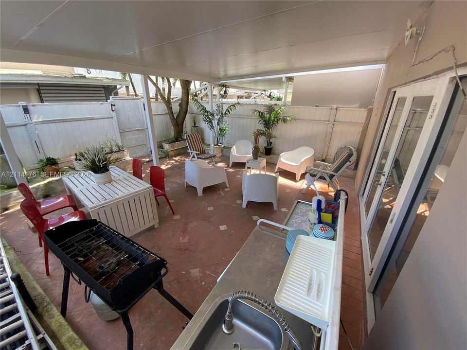 На продажу: $459,000 (2 спален, 2 ванн, 1452 Квадратных фут)