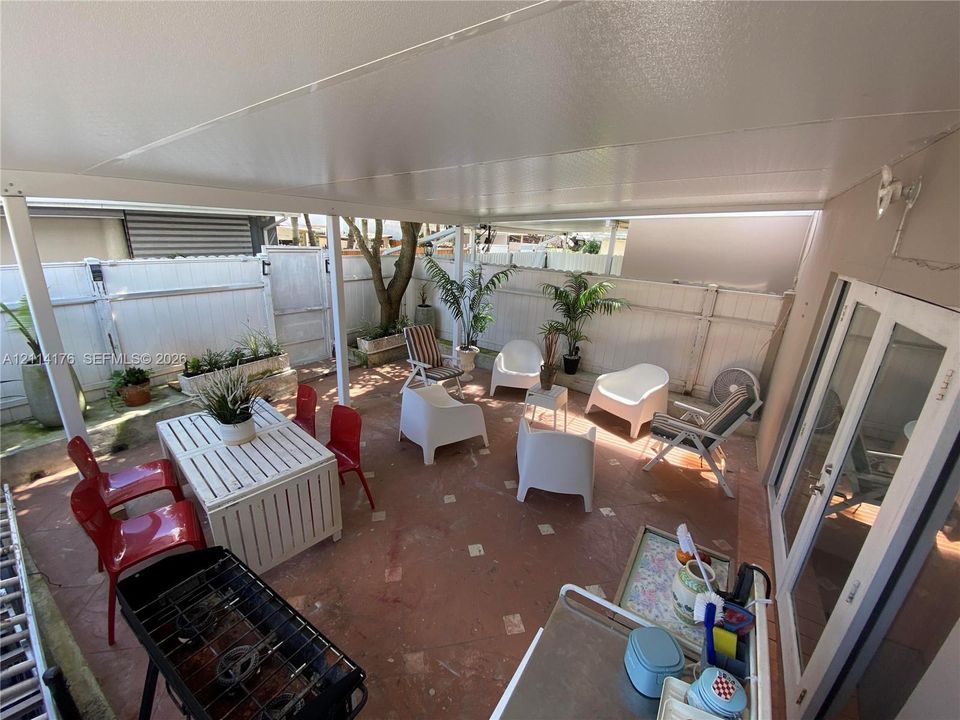 На продажу: $459,000 (2 спален, 2 ванн, 1452 Квадратных фут)